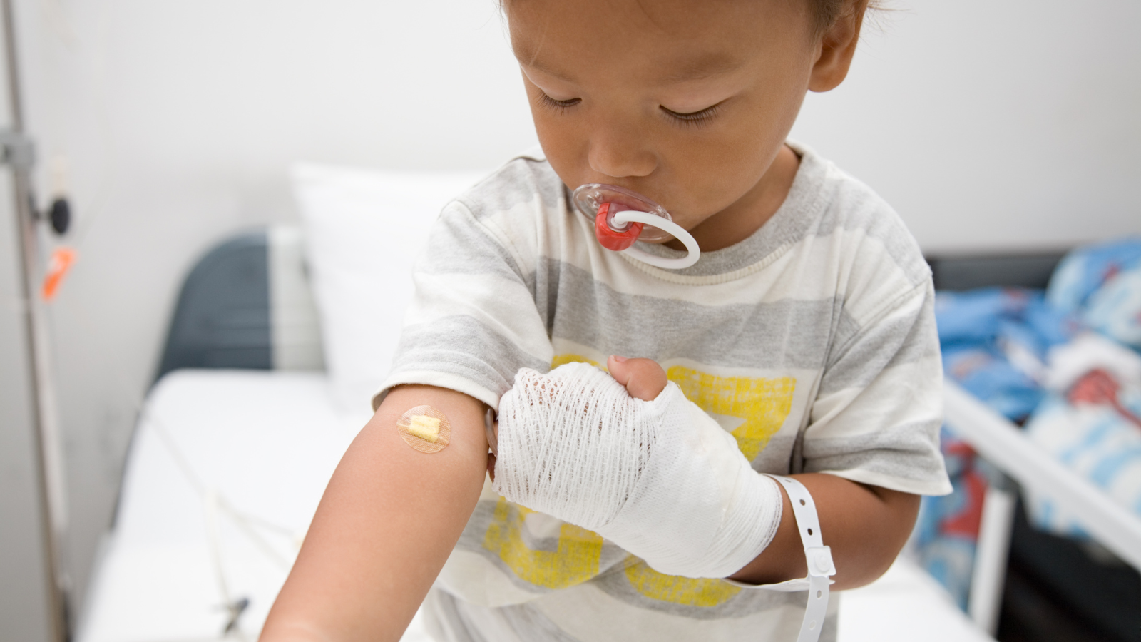 Niño en un hospital